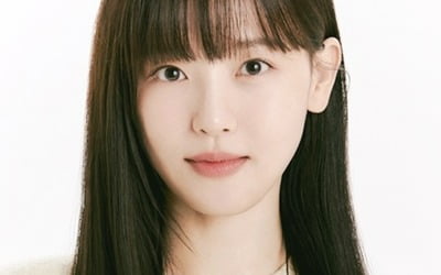 カン・ハンナが新しいプロフィール写真を公開