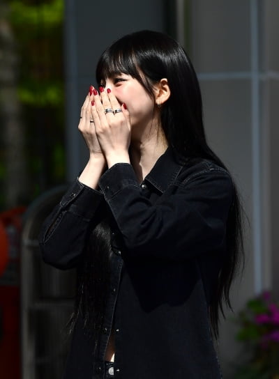 [TEN포토]에스파 카리나 '빵터져도 이뻐'