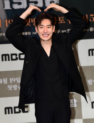 [TEN포토]이제훈 '수사반장 사랑해주세요'