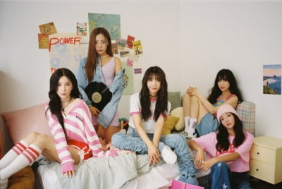 '장수 걸그룹' 에이핑크, 데뷔 13주년…팬송 'Wait Me There' 공개