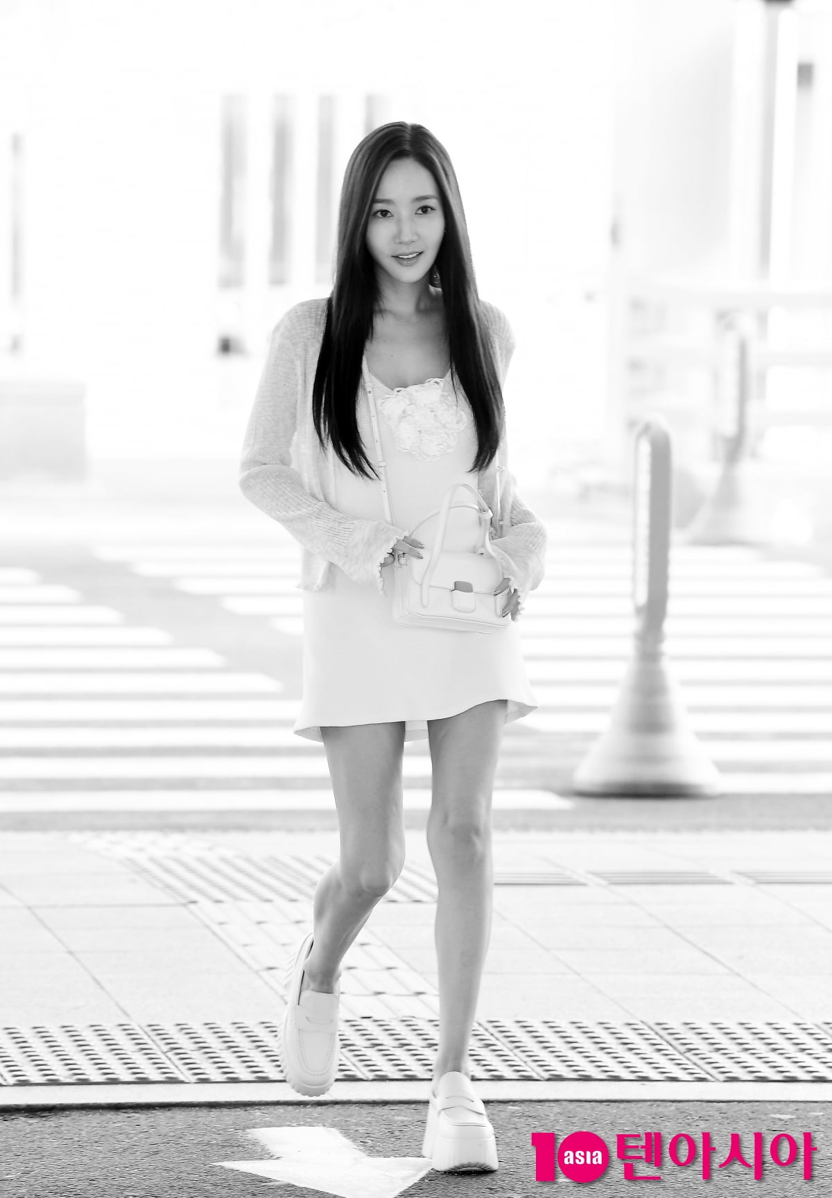 박민영, 긴생머리 휘날리며 출국...예쁨주의보[TEN포토+]