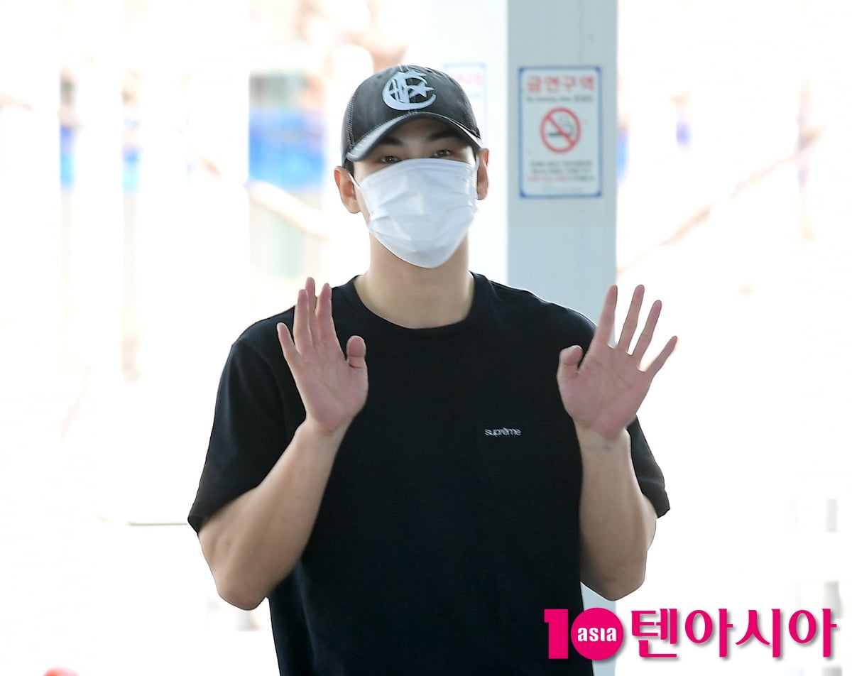 [TEN포토]백호 '심쿵 눈맞춤'