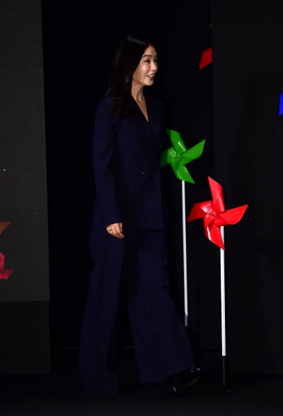 [TEN포토]안은진 '반가운 미소'
