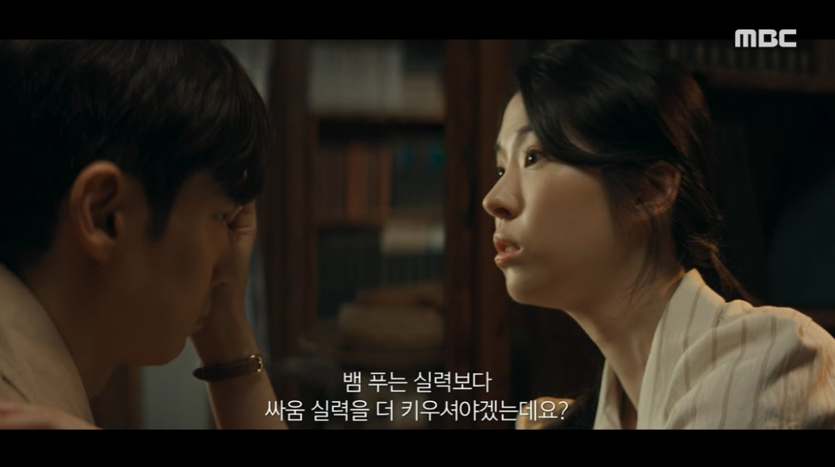 [종합] 이제훈, 서은수 도움으로 위기 모면…본격 러브라인 시동 걸렸다 ('수사반장 1958')