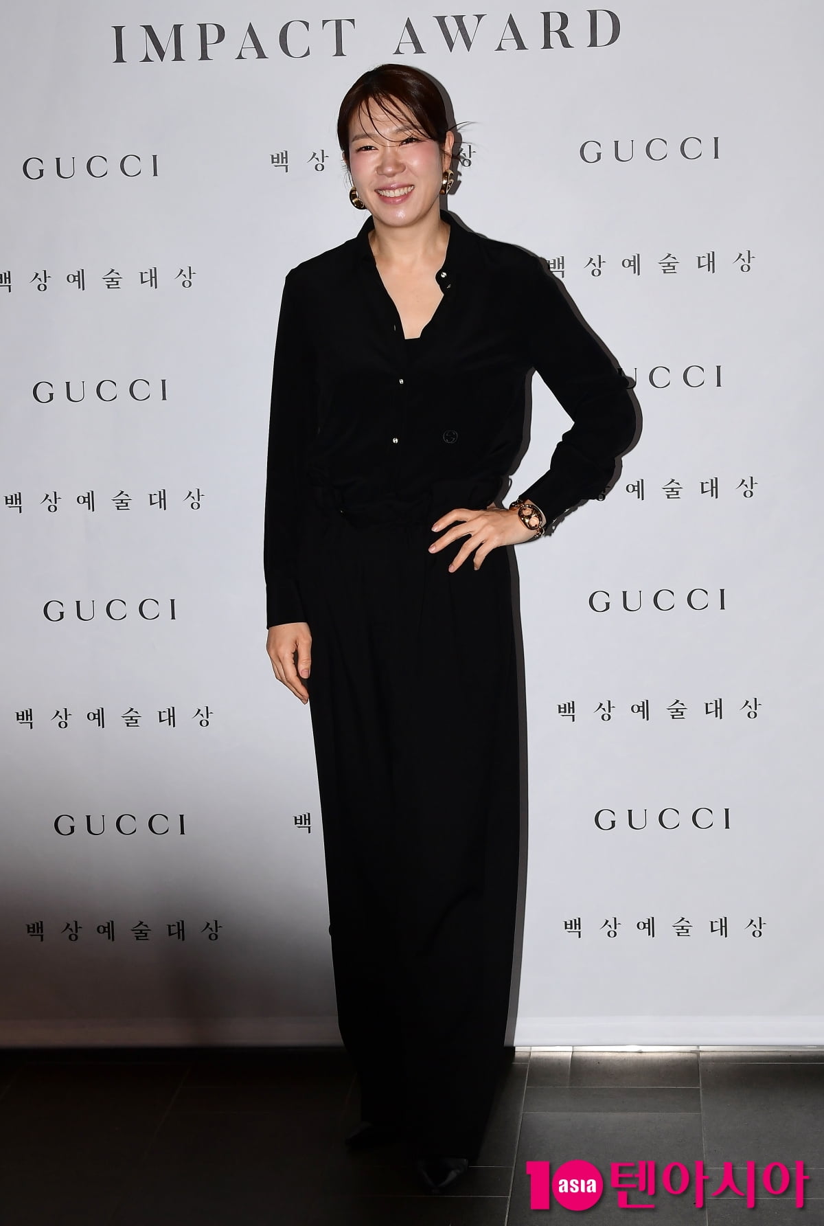 [TEN포토]염혜란 '우아한 블랙'