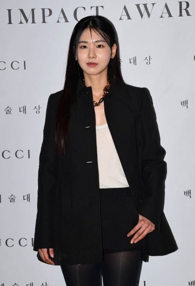 [TEN포토]임선우 '화려한 악세사리'