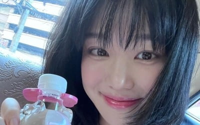 Yubi Lee, showing off her unbelievable youthful beauty at 33 years old... I can debut as an idol
