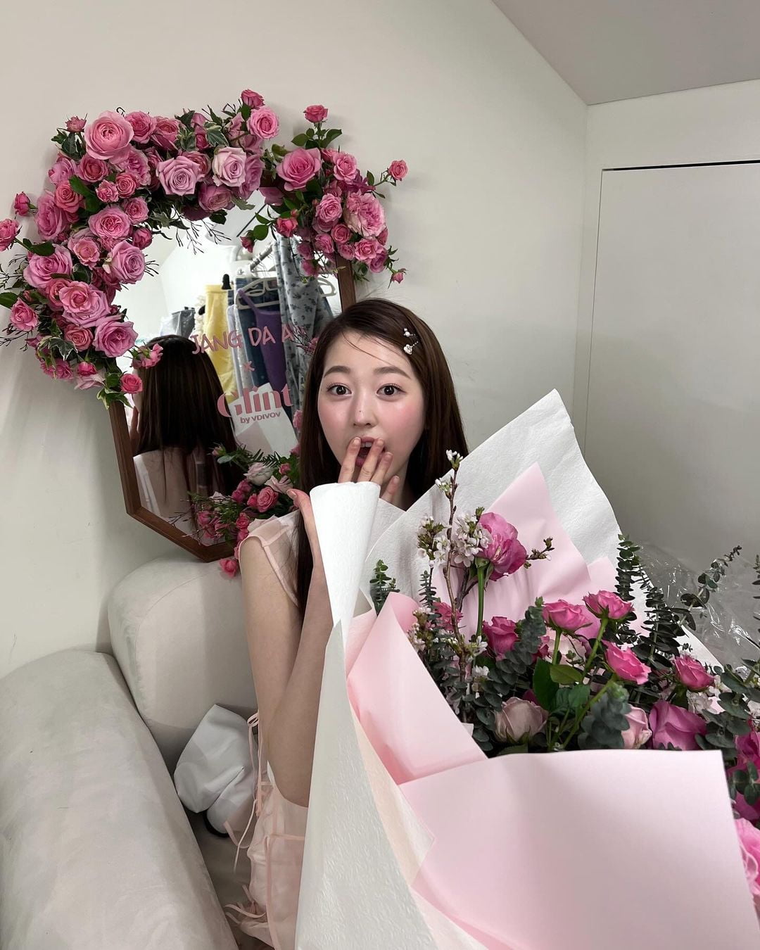 '장원영 언니' 장다아, 동생 따라 아이돌 데뷔하려나…뷰티 모델다운 꽃미모 자랑