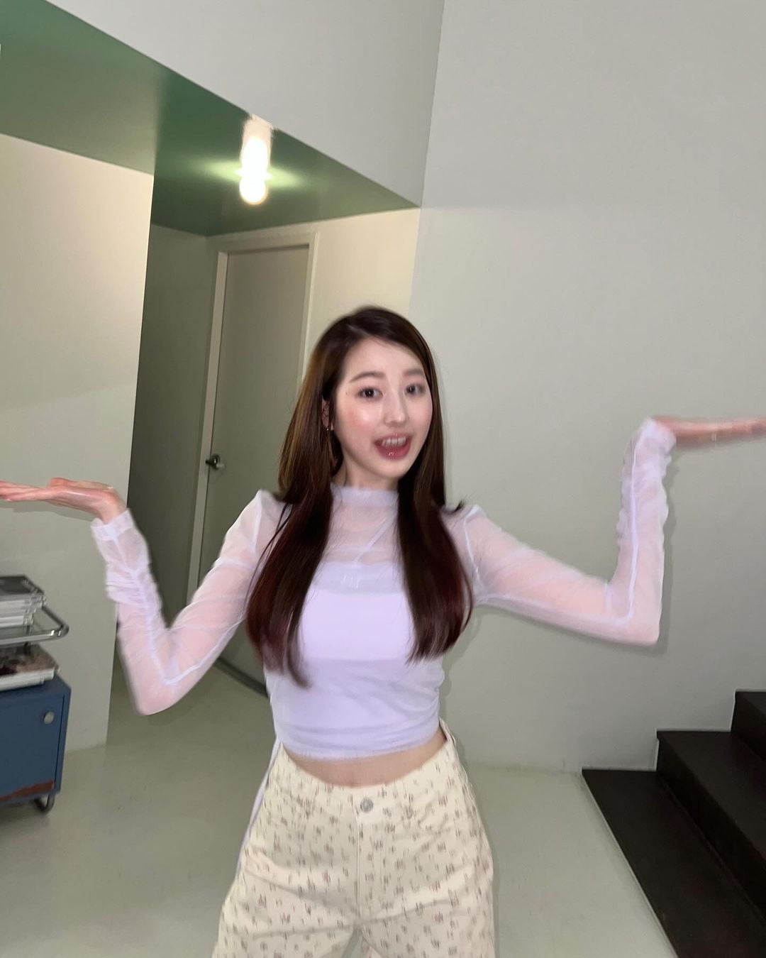 '장원영 언니' 장다아, 동생 따라 아이돌 데뷔하려나…뷰티 모델다운 꽃미모 자랑