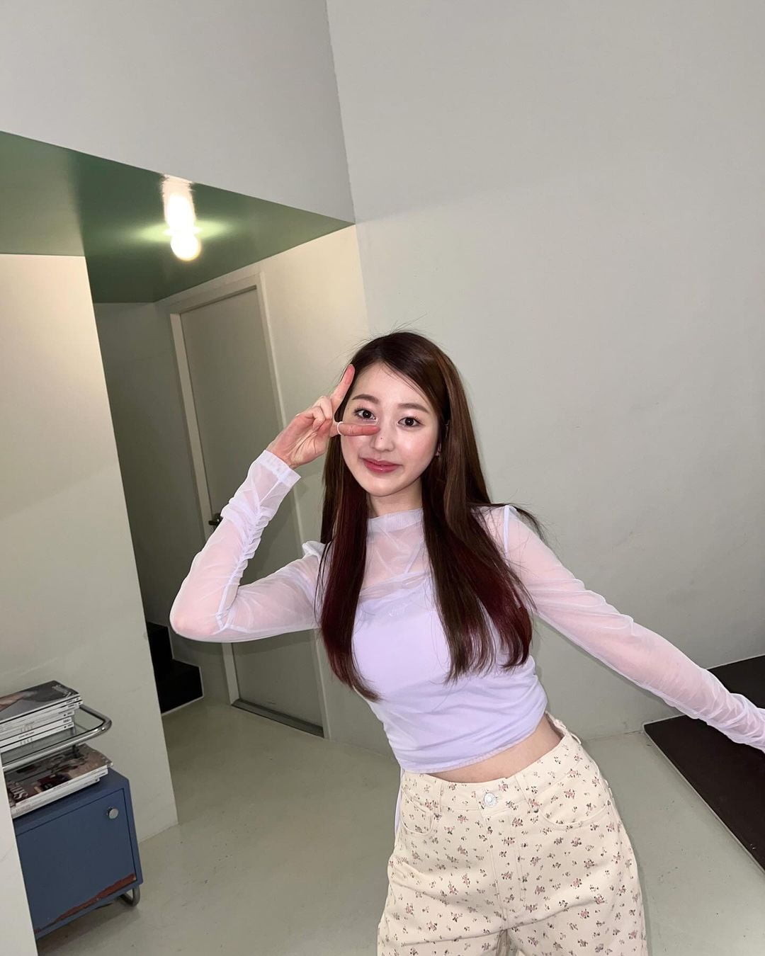 '장원영 언니' 장다아, 동생 따라 아이돌 데뷔하려나…뷰티 모델다운 꽃미모 자랑
