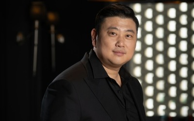 '犯罪都市4'許明行監督、20年縁マドンソクとの'プラス効果'