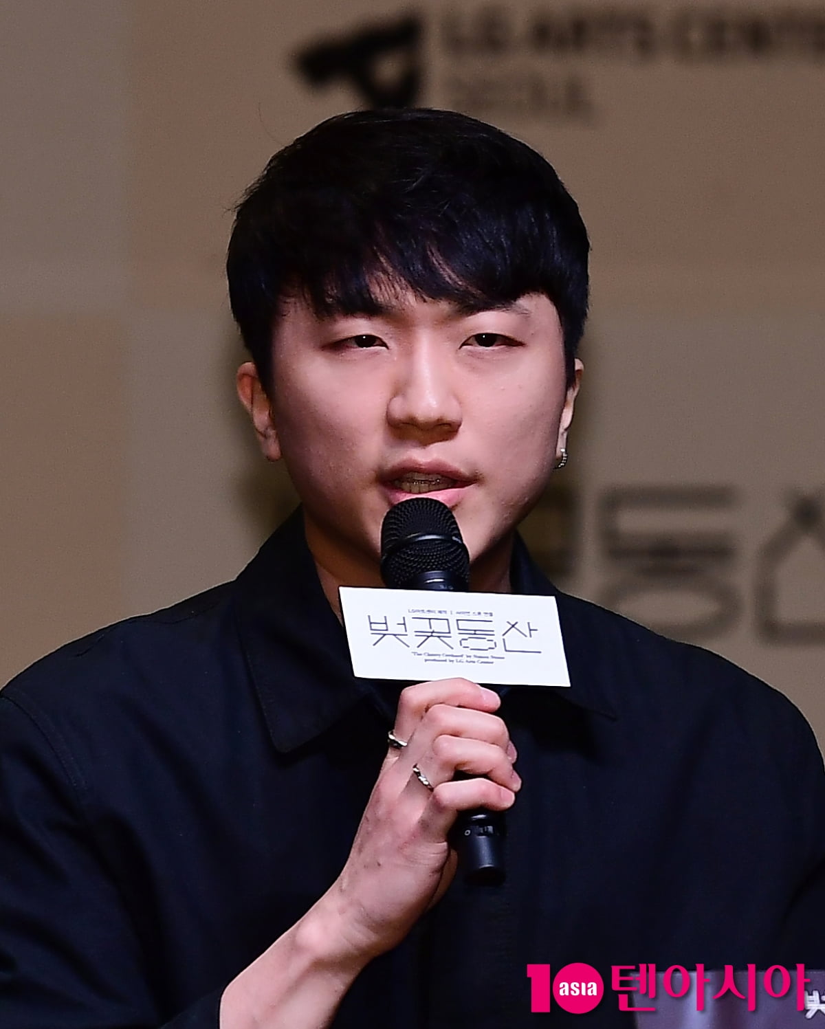 [TEN포토]사울 킴 '직업은 건축가 첫 연극무대 디자인'