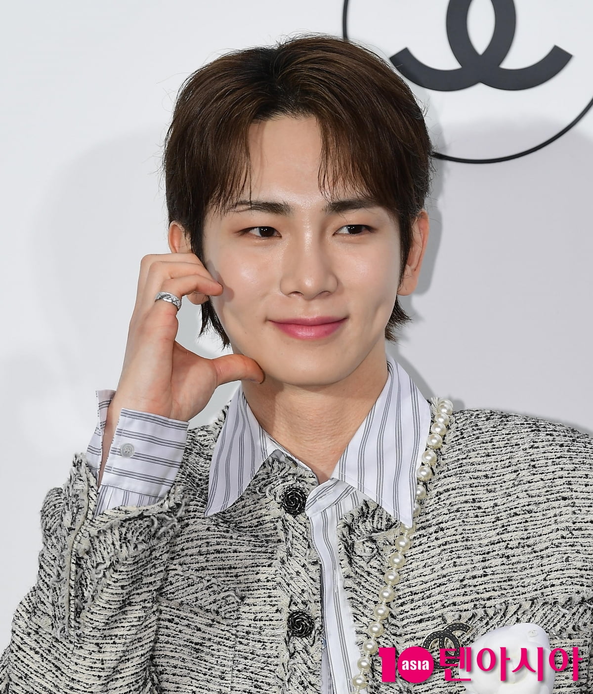 [TEN포토]샤이니 키 '여유 넘치는 하트'