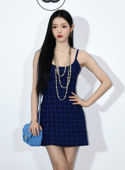 [TEN포토]오마이걸 유아 '루프탑 여신'
