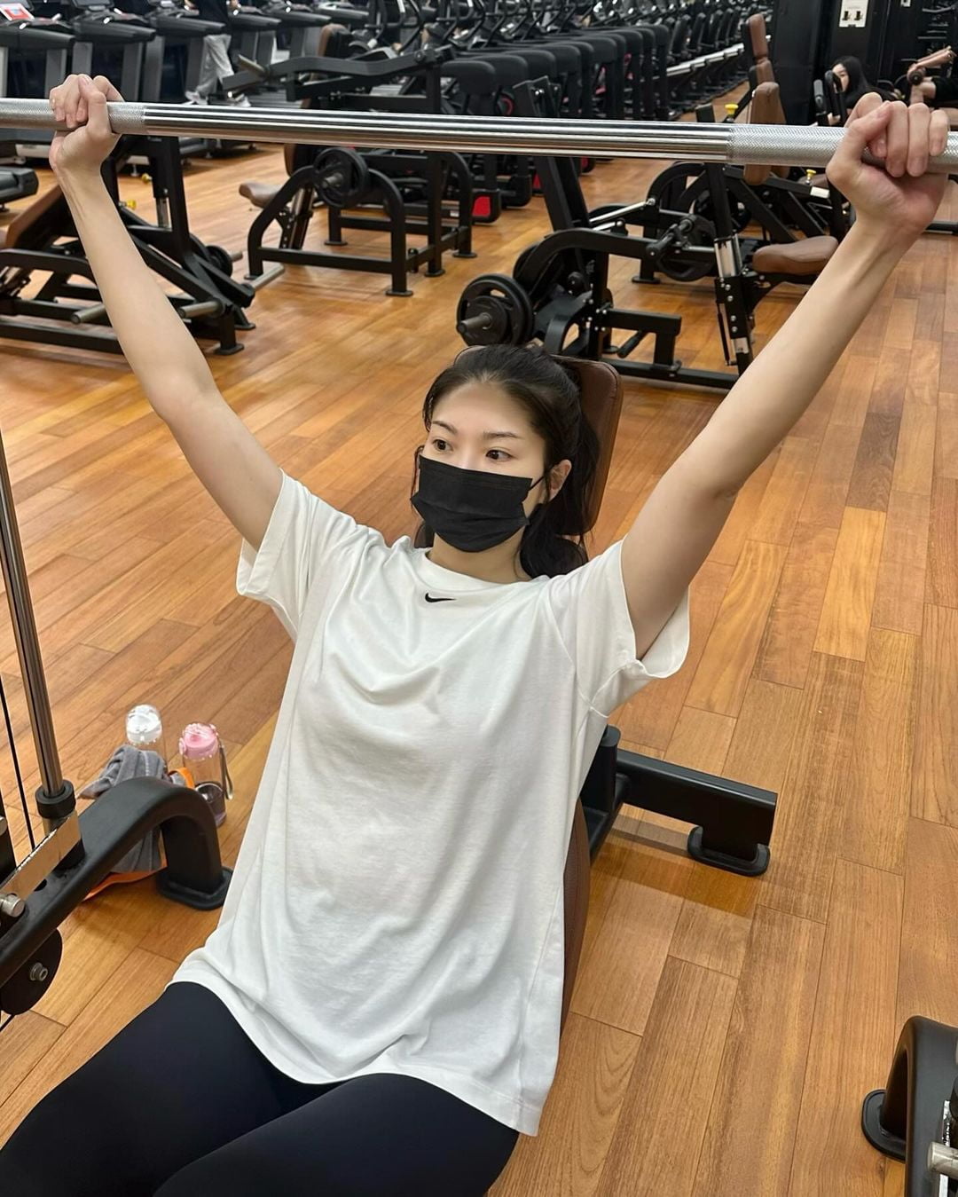류이서, 가냘픈데 의외의 근육질…떨어질 줄 모르는 ♥전진