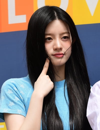 [TEN포토]아일릿 민주 '상큼한 볼콕'