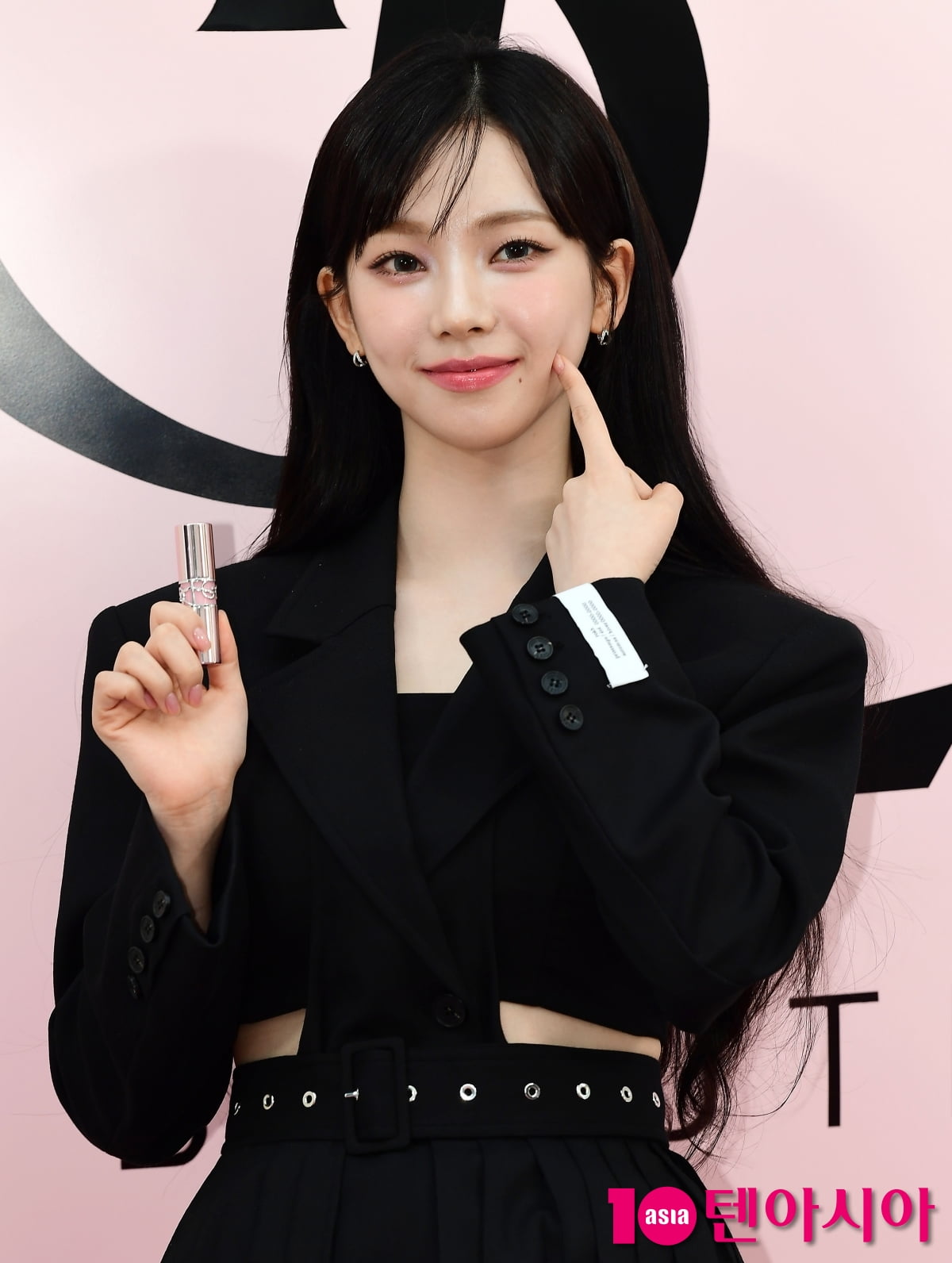 카리나, CG 질투하는 비주얼..심쿵 눈맞춤[TEN포토+]