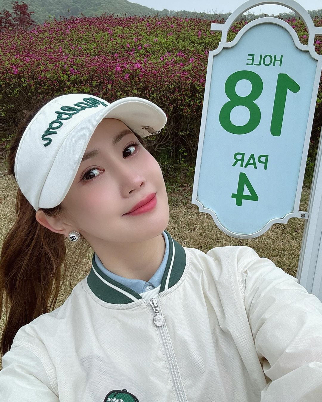'세븐♥' 이다해, 라운딩룩 포인트는 명품 C사 귀걸이…"인연 끊었다가 오랜만"