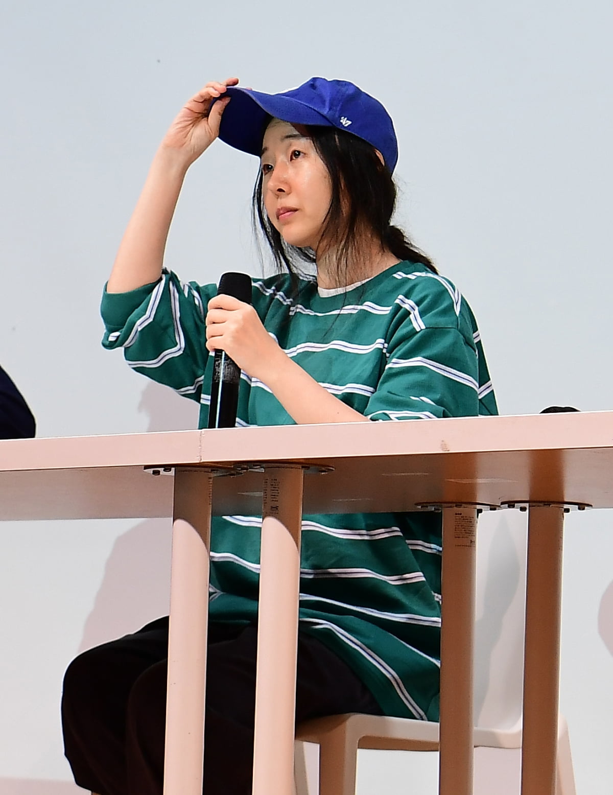 민희진 대표 "뉴진스 멤버들 밤에 울며 전화해…난 하이브의 노예"