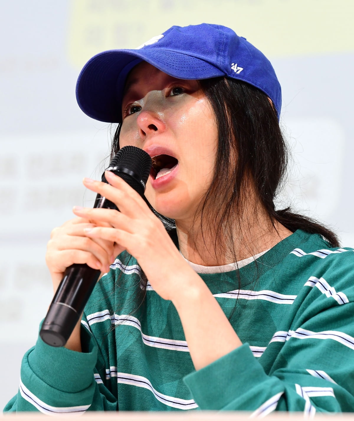 민희진 대표 "하이브 주식 필요없어…하이브 반성하라" 격앙