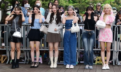 [TEN포토]비웨이브 '청순미 뿌리는 출근길'