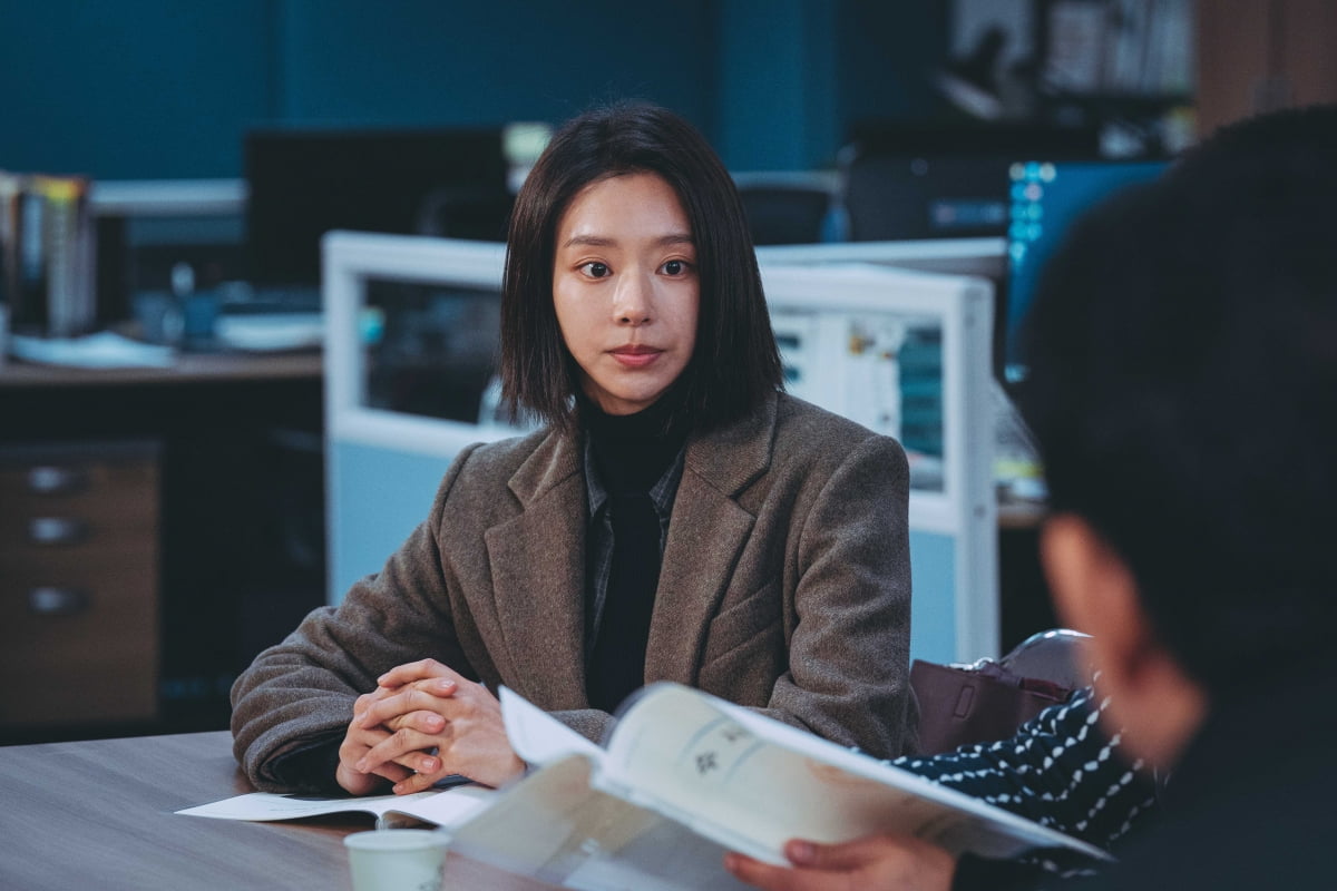 이주빈, 재벌가 며느리 아닌 형사 눈빛…'범죄도시4' 광수대·사이버팀 케미