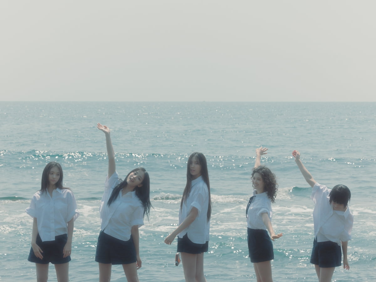 민희진-하이브 내홍 영향 無…뉴진스, '버블 검' MV 400만뷰