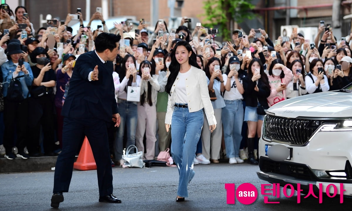김지원, 종방연 나타난 홍해인 여의도 마비...이쁜 눈물의 여왕[TEN포토+]