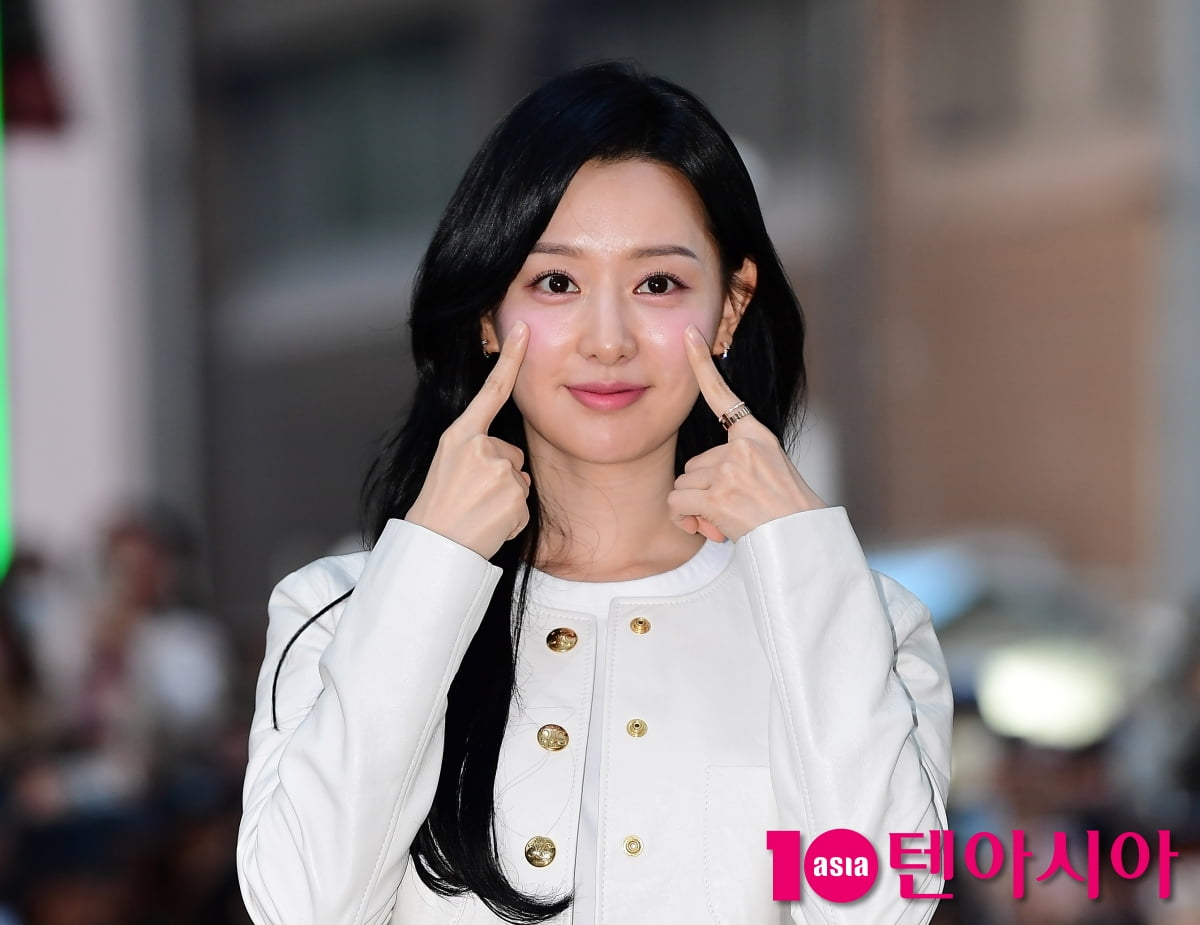 [TEN포토]김지원 '내일까지 함께 해주세요'(눈물의 여왕 종방연)