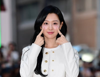 [TEN포토]김지원 '내일까지 함께 해주세요'(눈물의 여왕 종방연)
