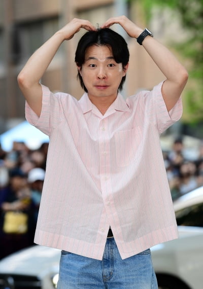 [TEN포토]이태영 '수줍은 하트'(눈물의 여왕 종방연)