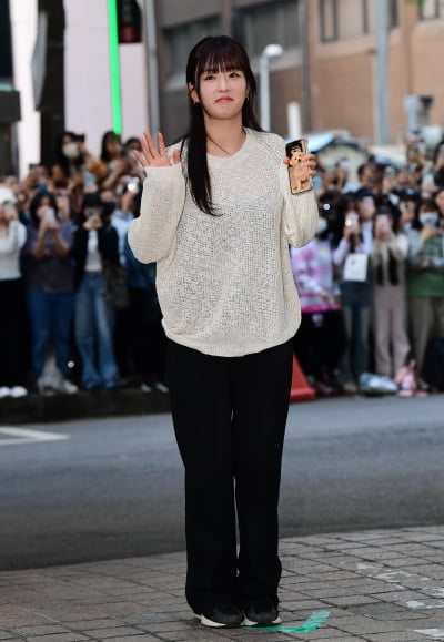 [TEN포토]윤보미 '무사히 귀국 했어요'(눈물의 여왕 종방연)