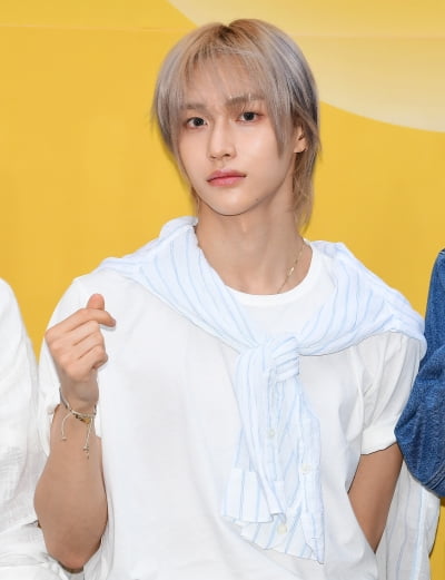 [TEN포토]라이즈 원빈 '잘생김이 넘쳐흘러'