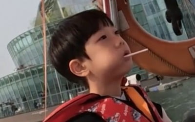 [종합] 최민환 "우리 가족 다 만나고 싶다"…재율 생일 소원 들어주려 최선 다해 ('슈돌')
