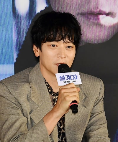 カン・ドンウォン「黒美男賞賛は初めて、「黒米男」ではないか」