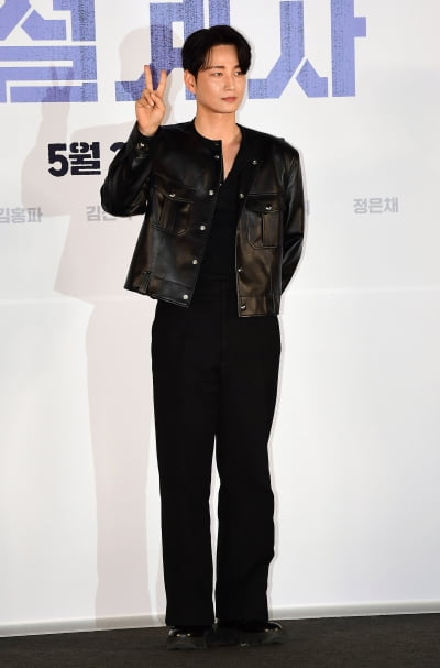 [TEN포토]이현욱 '시크한 올블랙'