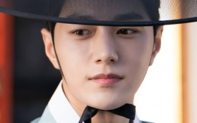 김명수, MZ선비의 한복핏…"현대 문물 접할 때 반응 재밌어"('함부로 대해줘')