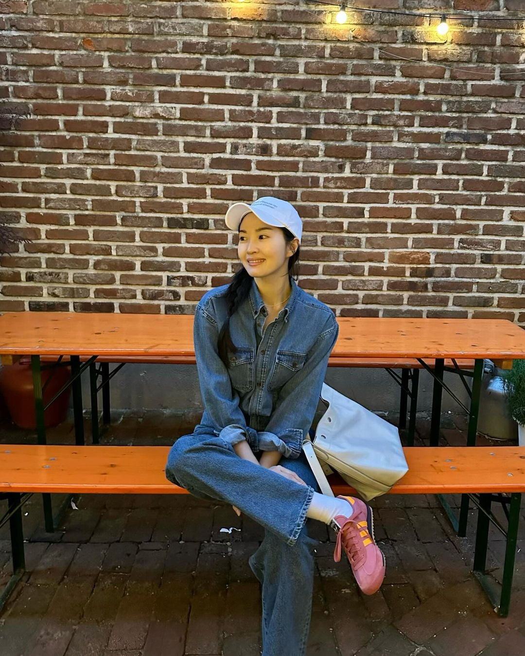 '전진♥' 류이서, 유부녀 중 '청청 패션' 소화력 1등일 듯…땋은 머리 '소녀미'