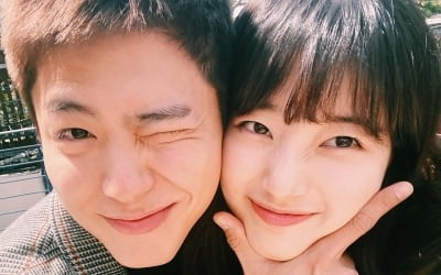 Suzy reveals a close selfie with Park Bo-gum... A warm atmosphere like that of a lover