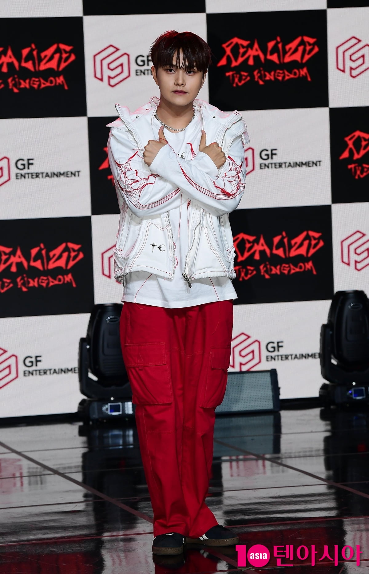 [TEN포토]더킹덤 자한 '강렬한 눈빛'