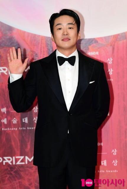 ‘탈모→오타쿠’ 안재홍, 백상 조연상 수상…은퇴설 입증한 인기