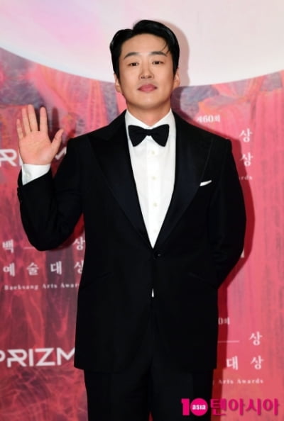 '탈모→오타쿠' 안재홍, 백상 조연상 수상…은퇴설 입증한 인기