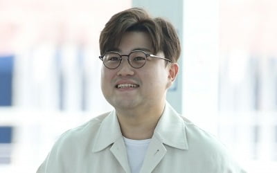 '음주 뺑소니' 김호중, 포토라인 안 섰다…취재진 따돌리고 '비공개' 경찰 출석 [TEN이슈]