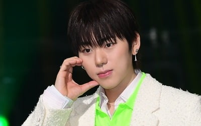 Zico does not attend Yonsei University festival due to diagnosis of vocal cord inflammation
