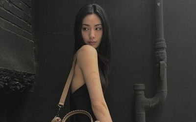 ナナ、9ヶ月ぶりにタトゥーを消した