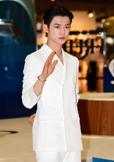 [TEN포토]TXT 연준 '샤프한 옆선'