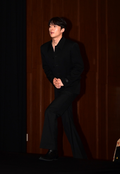 [TEN포토]장기용 '살아있는 발걸음'