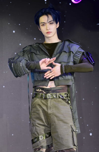 [TEN포토]엘라스트 로민 '만찢남 주인공처럼'