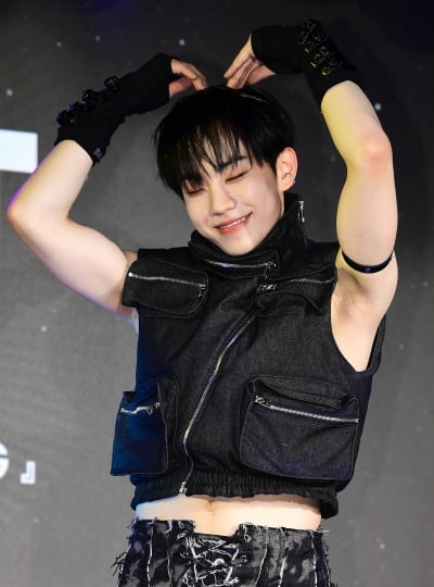 [TEN포토]엘라스트 원준 '따뜻한 미소'