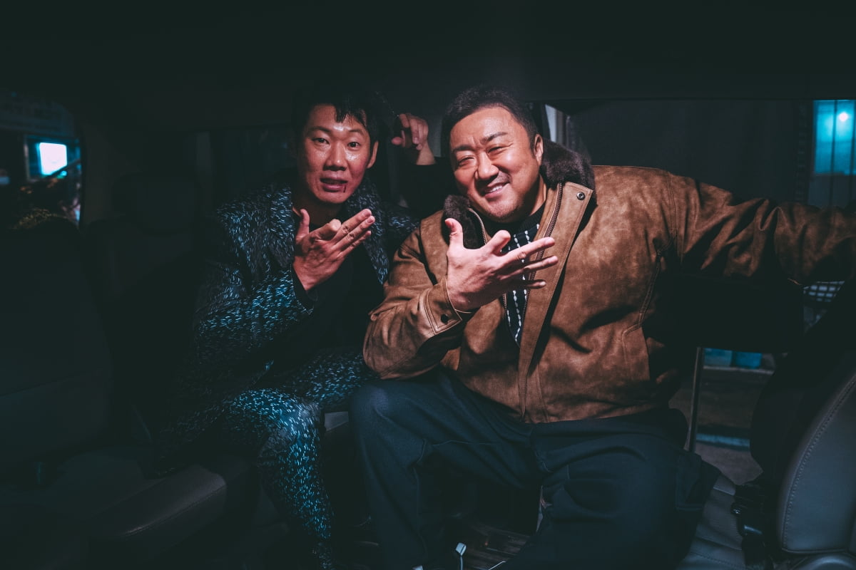주먹질하던 마동석, '큐티' 곰돌이 모자가 '마블리'('범죄도시4')
